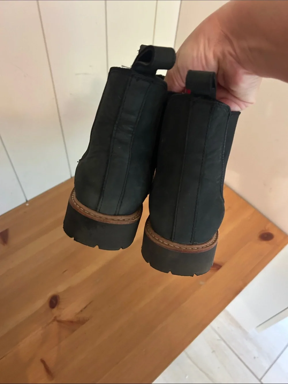 Nisolo comfortable black